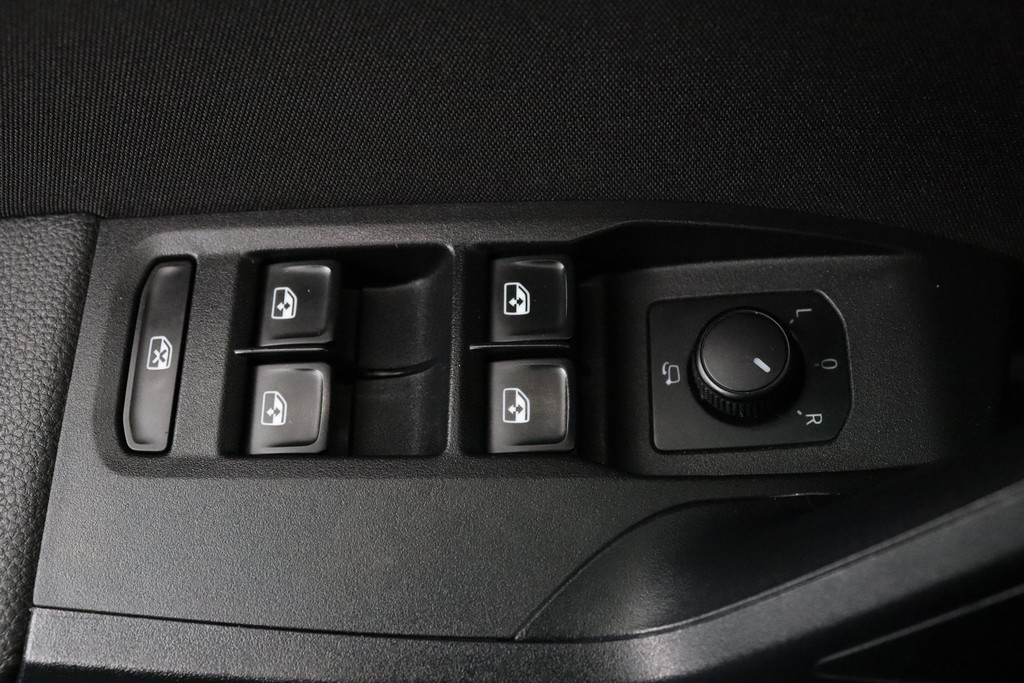 
SEAT Ibiza 1.0 TSI FR Business Intense Sport (CAMERA, NAVIGATIE, PARKEERSENSOREN, LED, CLIMATE, NL-AUTO, GOED ONDERHOUDEN) vol									