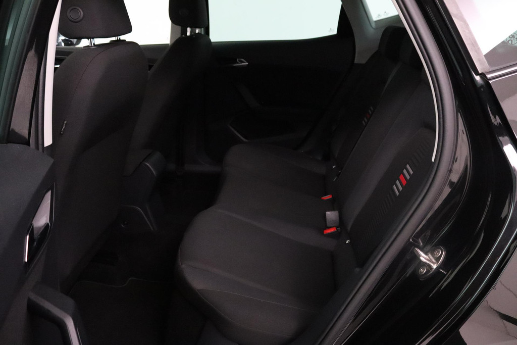 
SEAT Ibiza 1.0 TSI FR Business Intense Sport (CAMERA, NAVIGATIE, PARKEERSENSOREN, LED, CLIMATE, NL-AUTO, GOED ONDERHOUDEN) vol									