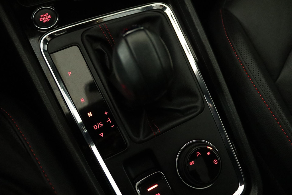 
SEAT Ateca 1.5 TSI FR Business Intense (PANORAMADAK, ACHTERUITRIJCAMERA, STOELVERWARMING, LEER, PARKEERSENSOREN, GOED ONDERHOUDEN) vol									