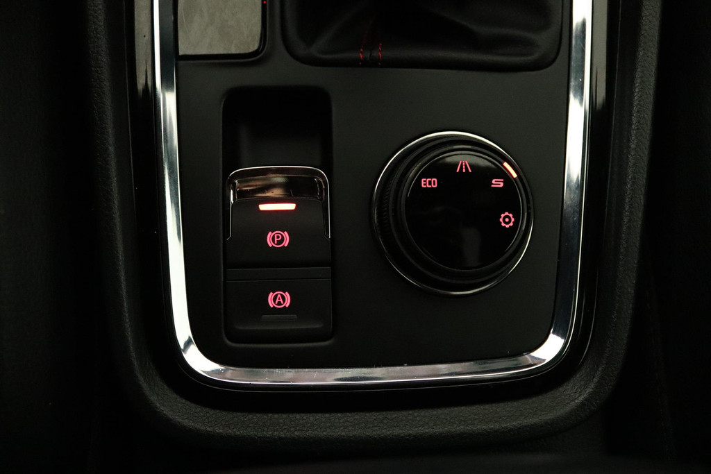 
SEAT Ateca 1.5 TSI FR Business Intense (PANORAMADAK, ACHTERUITRIJCAMERA, STOELVERWARMING, LEER, PARKEERSENSOREN, GOED ONDERHOUDEN) vol									