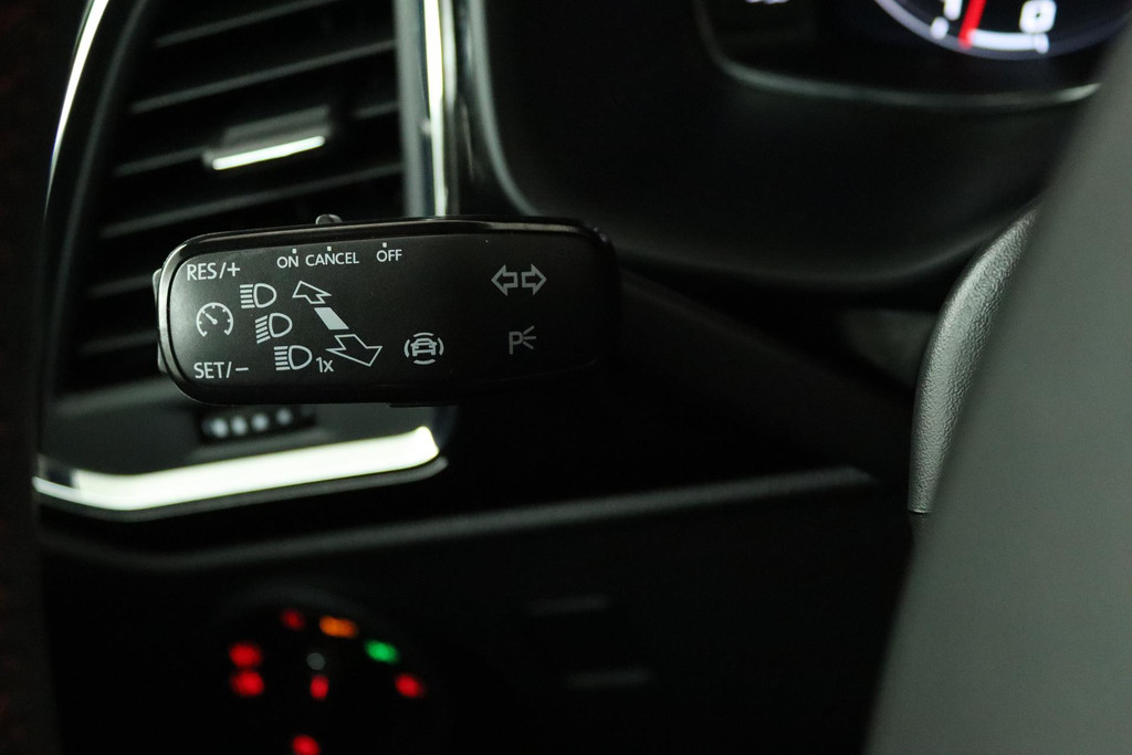 
SEAT Ateca 1.5 TSI FR Business Intense (PANORAMADAK, ACHTERUITRIJCAMERA, STOELVERWARMING, LEER, PARKEERSENSOREN, GOED ONDERHOUDEN) vol									