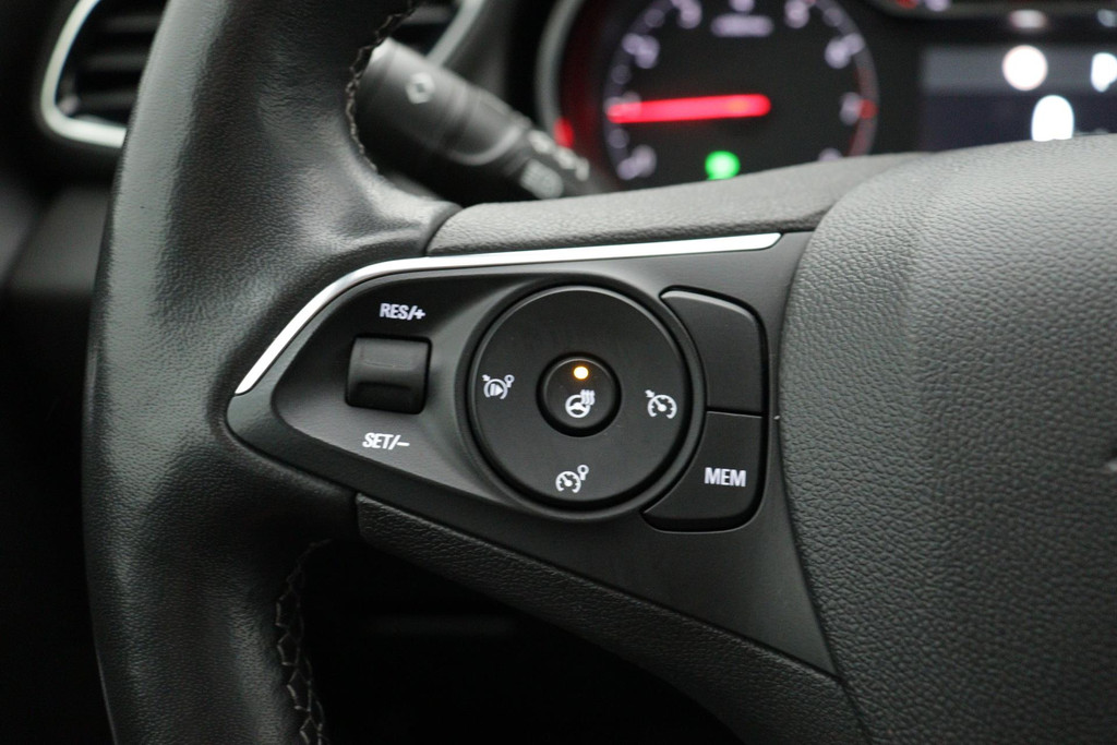 
Opel Grandland X 1.2 Turbo Business Elegance (Dealer onderh, 1e eigen, Stoelverw, Stoelvent, Stuurverw, CC, ETC) vol									