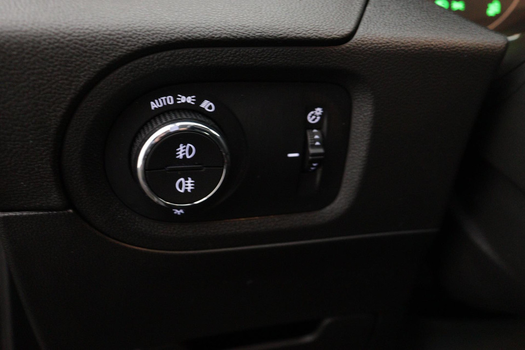 
Opel Grandland X 1.2 Turbo Business Elegance (Dealer onderh, 1e eigen, Stoelverw, Stoelvent, Stuurverw, CC, ETC) vol									