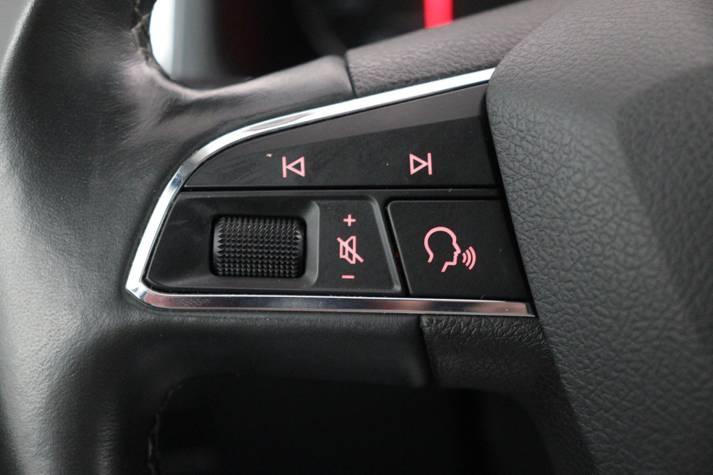 
SEAT Ateca 1.0 EcoTSI Style Business Intense Sport (CARPLAY, CAMERA, 1e EIGENAAR, GOED ONDERHOUDEN) vol									