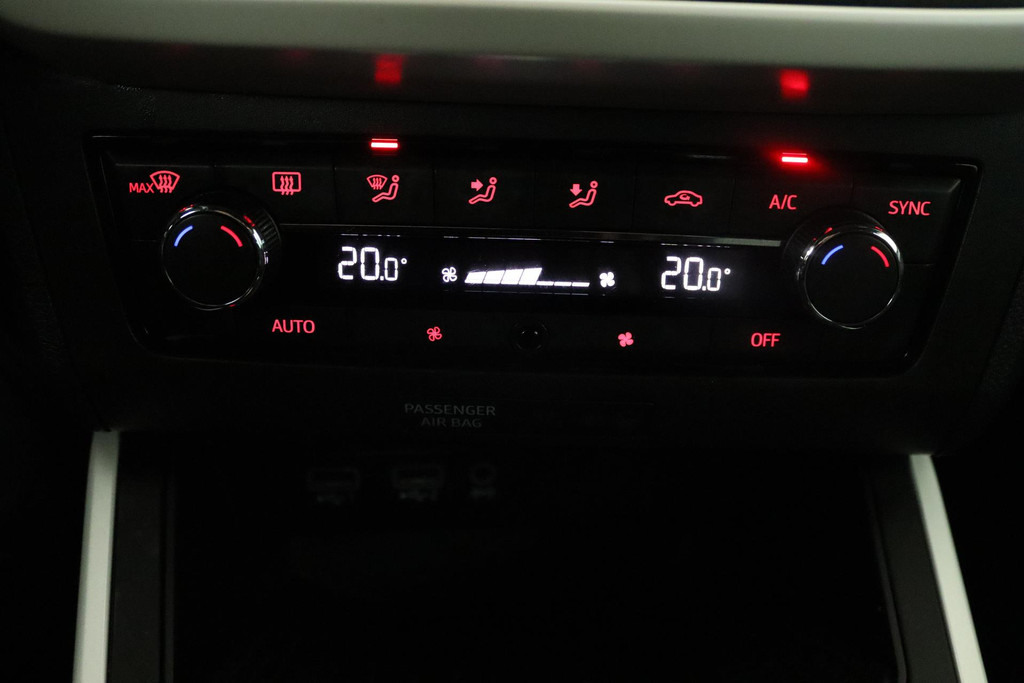 
SEAT Arona 1.0 TSI Xcellence Launch Edition (PARKEERSENSOREN, ACHTERUITRIJCAMERA ADAPTIVE, CRUISE, CARPLAY, GOED ONDERHOUDEN) vol									