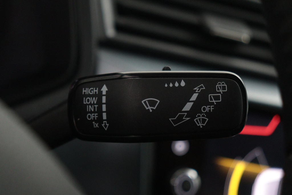 
SEAT Arona 1.0 TSI Style Business Intense (PARKEERSENSOREN, ADAPTIVE CRUISE, CLIMA, 1e EIGENAAR, GOED ONDERHOUDEN) vol									