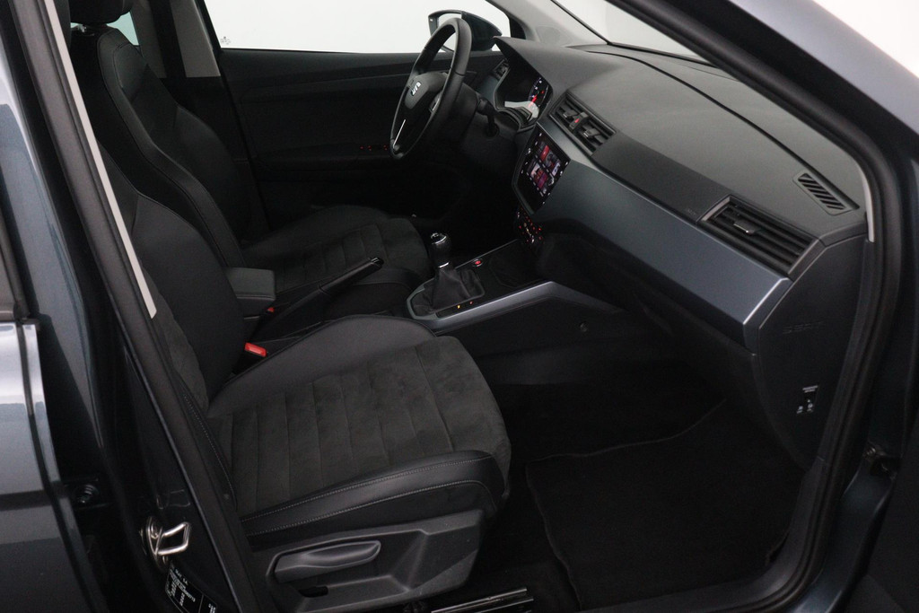 
SEAT Arona 1.0 TSI Style Business Intense (PARKEERSENSOREN, ADAPTIVE CRUISE, CLIMA, 1e EIGENAAR, GOED ONDERHOUDEN) vol									