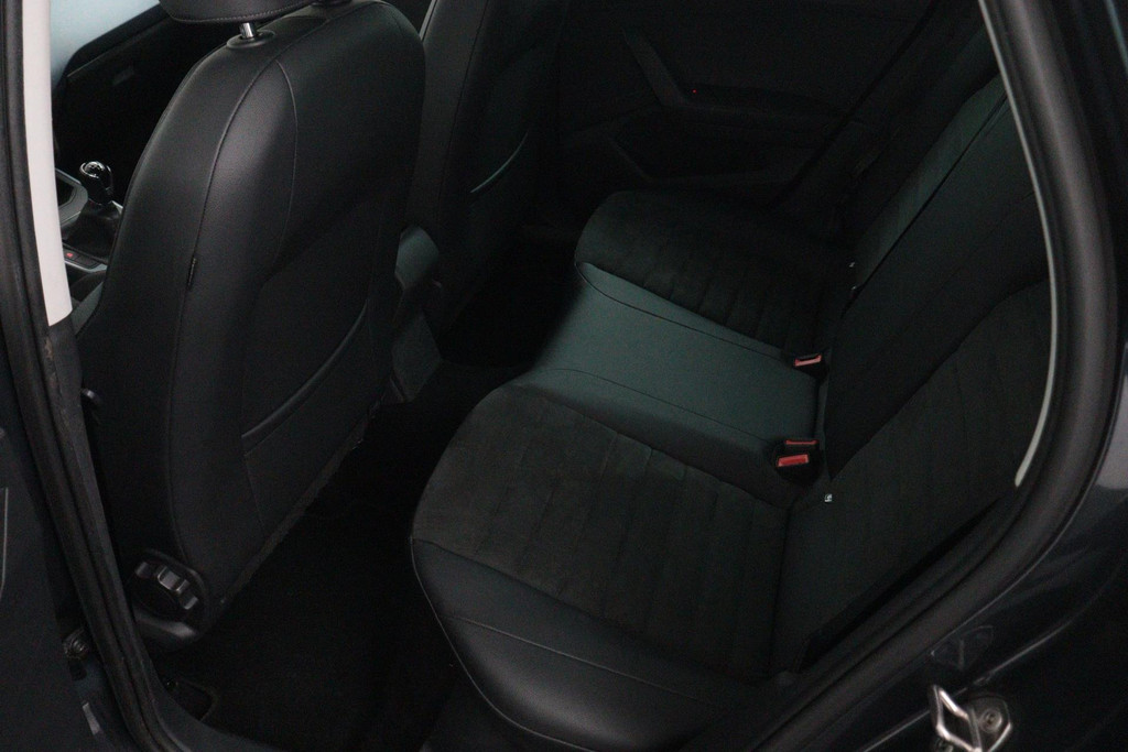 
SEAT Arona 1.0 TSI Style Business Intense (PARKEERSENSOREN, ADAPTIVE CRUISE, CLIMA, 1e EIGENAAR, GOED ONDERHOUDEN) vol									