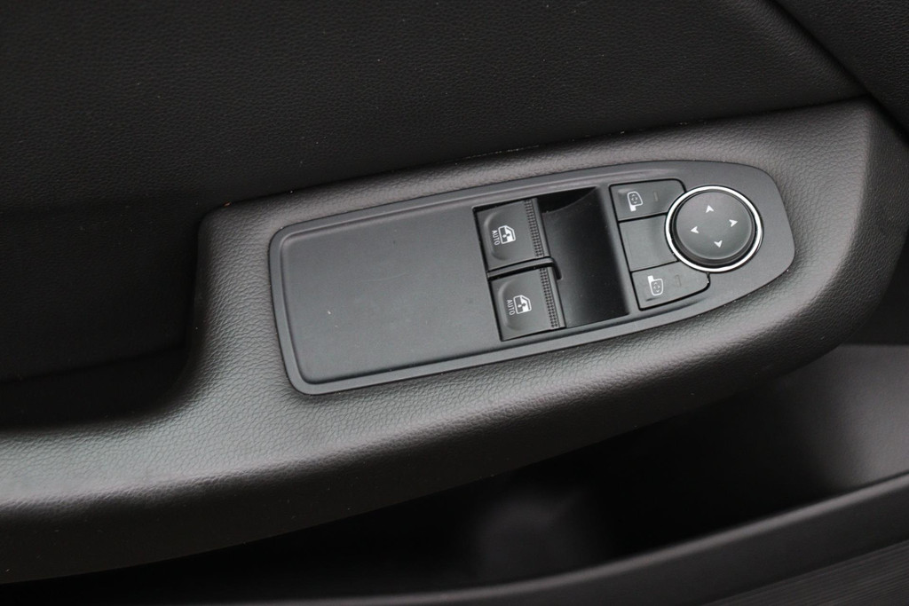 
Renault Clio 1.0 TCe Limited (CARPLAY NAVIGATIE, STUURBEDIENING, LED, 1e EIGENAAR, GOED ONDERHOUDEN) vol									