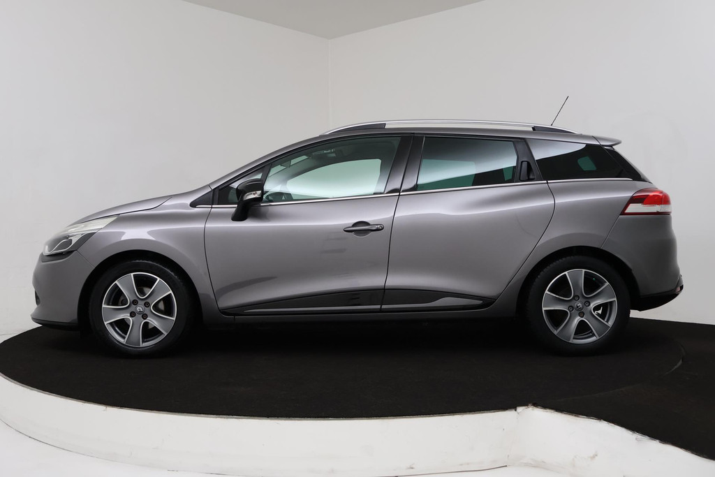 
Renault Clio Estate 0.9 TCe Night&Day (TREKHAAK, PARKEERSENSOREN ACHTER, BLUETOOTH, NAVIGATIE, NL-AUTO, GOED ONDERHOUDEN) vol									