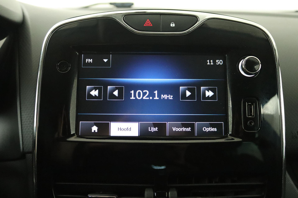 
Renault Clio Estate 0.9 TCe Night&Day (TREKHAAK, PARKEERSENSOREN ACHTER, BLUETOOTH, NAVIGATIE, NL-AUTO, GOED ONDERHOUDEN) vol									