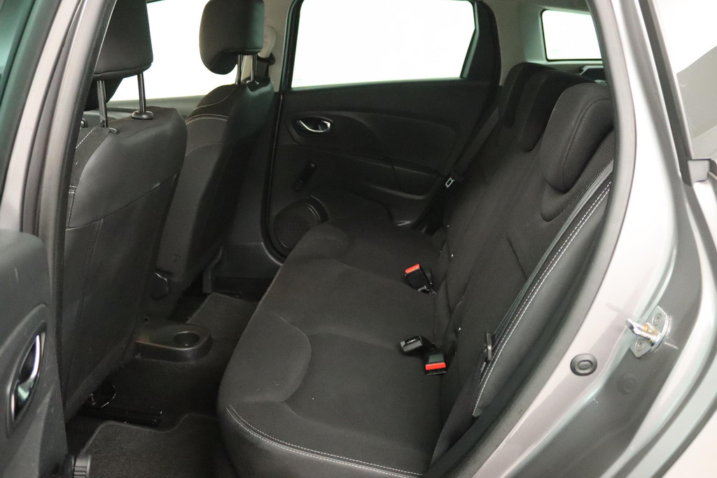 
Renault Clio Estate 0.9 TCe Night&Day (TREKHAAK, PARKEERSENSOREN ACHTER, BLUETOOTH, NAVIGATIE, NL-AUTO, GOED ONDERHOUDEN) vol									