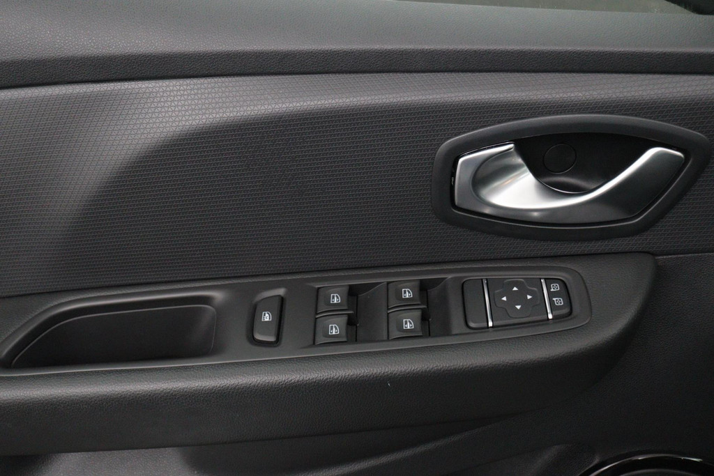 
Renault Clio 0.9 TCe Limited (NAVIGATIE, PARKEERSENSOREN, MULTIMEDIA, LED, 1e EIGENAAR, GOED ONDERHOUDEN) vol									