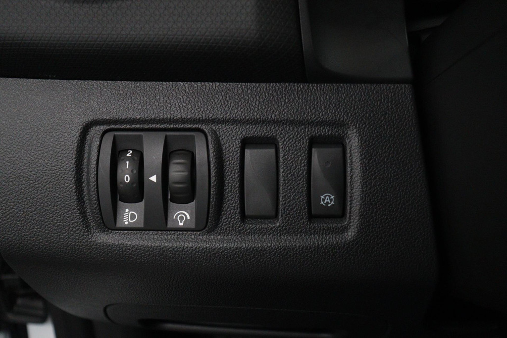 
Renault Clio 0.9 TCe Limited (NAVIGATIE, PARKEERSENSOREN, MULTIMEDIA, LED, 1e EIGENAAR, GOED ONDERHOUDEN) vol									