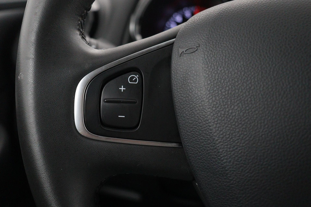 
Renault Clio 0.9 TCe Limited (NAVIGATIE, PARKEERSENSOREN, MULTIMEDIA, LED, 1e EIGENAAR, GOED ONDERHOUDEN) vol									