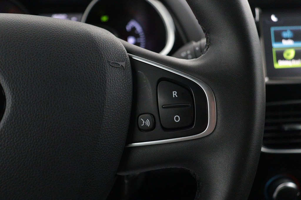 
Renault Clio 0.9 TCe Limited (NAVIGATIE, PARKEERSENSOREN, MULTIMEDIA, LED, 1e EIGENAAR, GOED ONDERHOUDEN) vol									