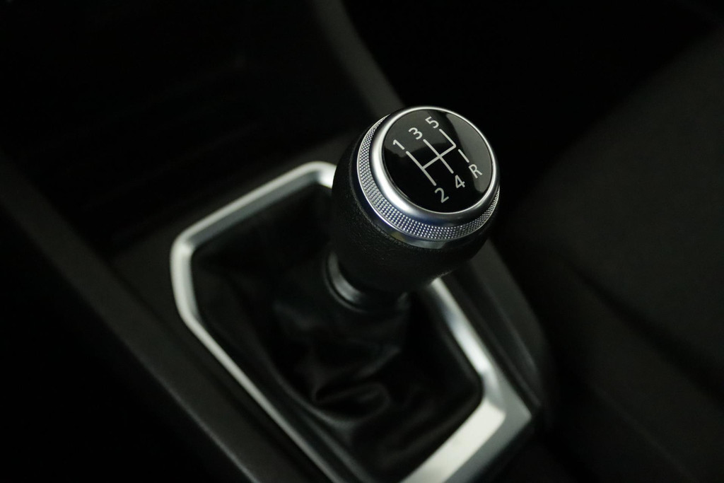 
Renault Clio 1.0 TCe Zen (NAVIGATIE, PARKEERSENSOREN, LANE ASSIST, CRUISE CONTROL, MULTIMEDIA, NL-AUTO, GOED ONDERHOUDEN) vol									