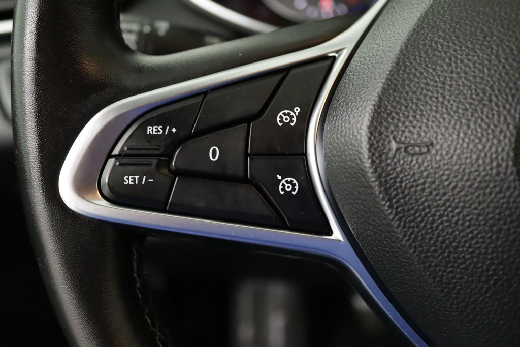 
Renault Clio 1.0 TCe Zen (NAVIGATIE, PARKEERSENSOREN, LANE ASSIST, CRUISE CONTROL, MULTIMEDIA, NL-AUTO, GOED ONDERHOUDEN) vol									