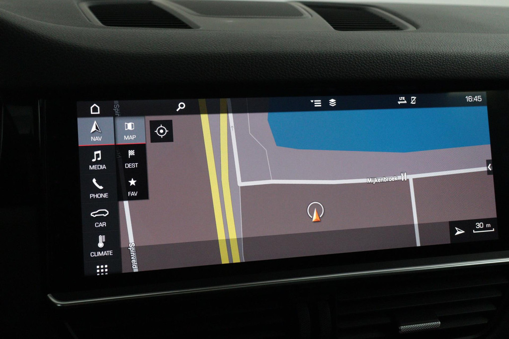 
Porsche Cayenne 3.0 AANBIEDING!!!(Deal OndH, Panoramadak, Luchtvering, Luxe stoelen, Camera’s, Carplay, StoelV, Adapt Cruise, Etc) vol									