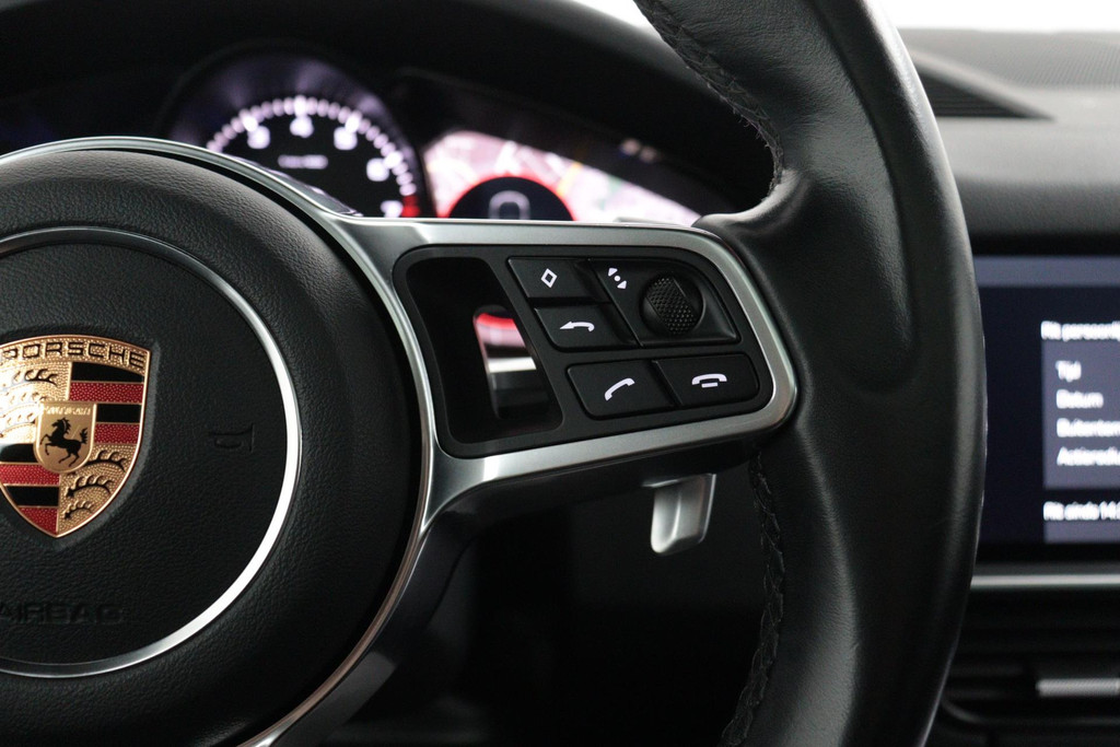 
Porsche Cayenne 3.0 AANBIEDING!!!(Deal OndH, Panoramadak, Luchtvering, Luxe stoelen, Camera’s, Carplay, StoelV, Adapt Cruise, Etc) vol									