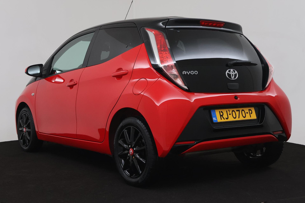 
Toyota Aygo 1.0 VVT-i x-joy (BLUETOOTH, ACHTERUITRIJCAMERA, NL-AUTO) vol									
