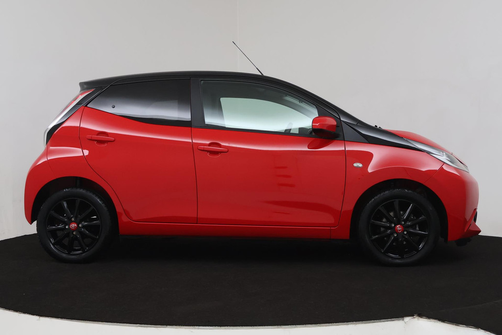 
Toyota Aygo 1.0 VVT-i x-joy (BLUETOOTH, ACHTERUITRIJCAMERA, NL-AUTO) vol									