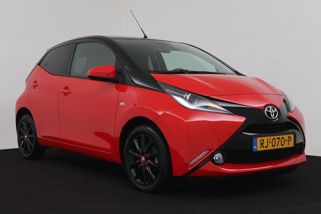
Toyota Aygo 1.0 VVT-i x-joy (BLUETOOTH, ACHTERUITRIJCAMERA, NL-AUTO) vol									