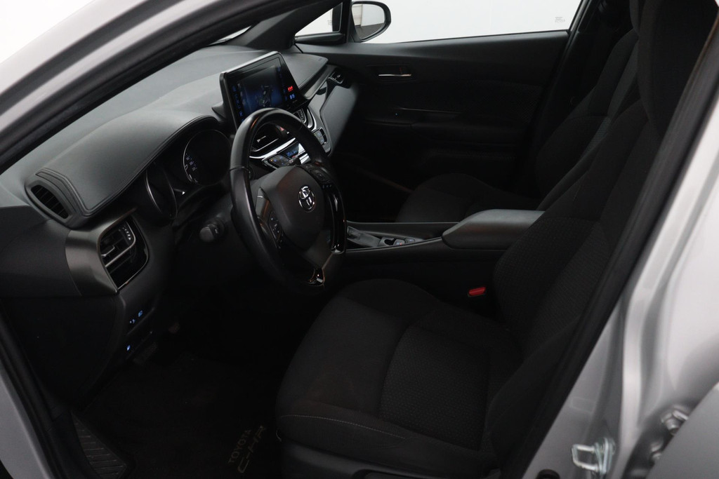 
Toyota C-HR 1.8 Hybrid Dynamic(NL-auto, Goed OnderH, Navi, Camera, Climate Con, Etc) vol									