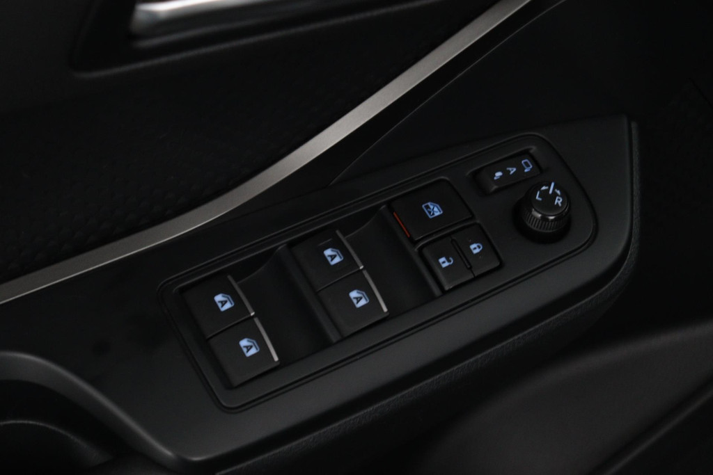 
Toyota C-HR 1.8 Hybrid Dynamic(NL-auto, Goed OnderH, Navi, Camera, Climate Con, Etc) vol									