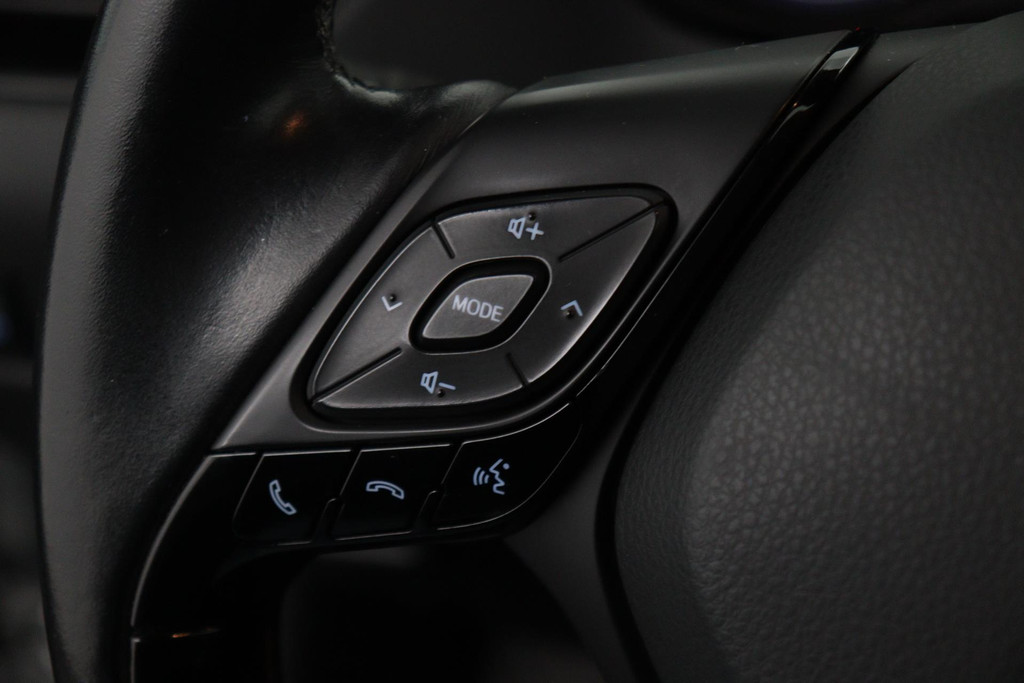 
Toyota C-HR 1.8 Hybrid Dynamic(NL-auto, Goed OnderH, Navi, Camera, Climate Con, Etc) vol									