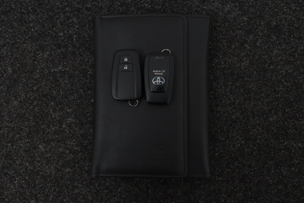 
Toyota C-HR 1.8 Hybrid Dynamic(NL-auto, Goed OnderH, Navi, Camera, Climate Con, Etc) vol									