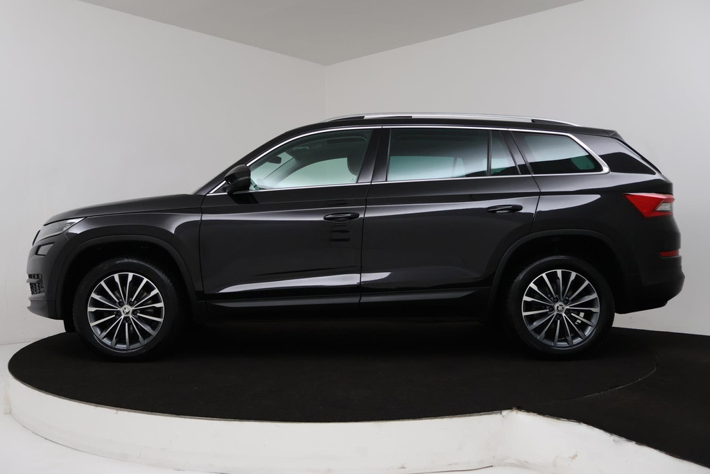 
Škoda Kodiaq 1.5 TSI Business Edition (PARKEERSENSOREN, PANORAMADAK, STOELVERWARMING, ACHTERUITRIJCAMERA, AUTOMAAT, LEER, NL-AUTO) vol									