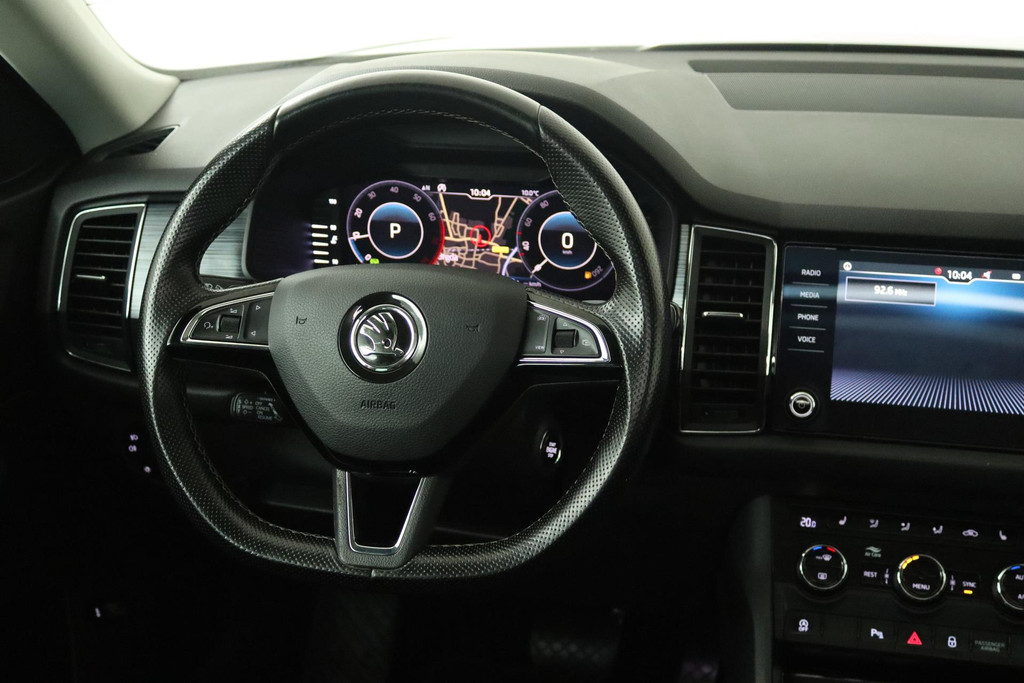 
Škoda Kodiaq 1.5 TSI Business Edition (PARKEERSENSOREN, PANORAMADAK, STOELVERWARMING, ACHTERUITRIJCAMERA, AUTOMAAT, LEER, NL-AUTO) vol									