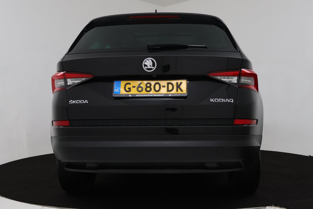 
Škoda Kodiaq 1.5 TSI Business Edition (PARKEERSENSOREN, PANORAMADAK, STOELVERWARMING, ACHTERUITRIJCAMERA, AUTOMAAT, LEER, NL-AUTO) vol									