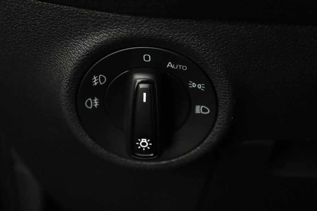 
Škoda Kodiaq 1.5 TSI Business Edition (PARKEERSENSOREN, PANORAMADAK, STOELVERWARMING, ACHTERUITRIJCAMERA, AUTOMAAT, LEER, NL-AUTO) vol									