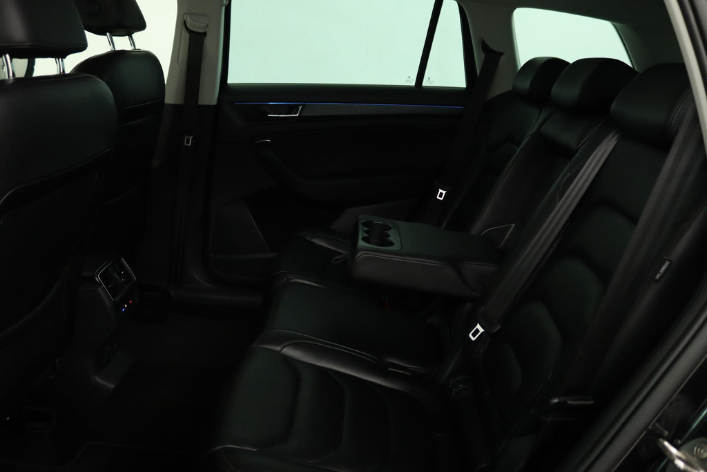 
Škoda Kodiaq 1.5 TSI Business Edition (PARKEERSENSOREN, PANORAMADAK, STOELVERWARMING, ACHTERUITRIJCAMERA, AUTOMAAT, LEER, NL-AUTO) vol									