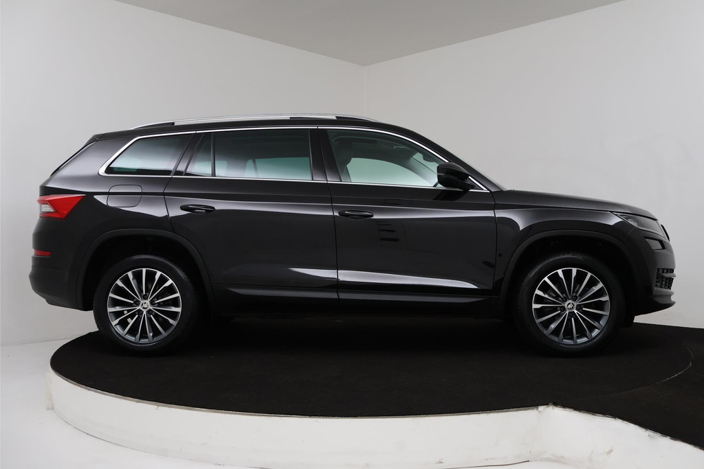 
Škoda Kodiaq 1.5 TSI Business Edition (PARKEERSENSOREN, PANORAMADAK, STOELVERWARMING, ACHTERUITRIJCAMERA, AUTOMAAT, LEER, NL-AUTO) vol									