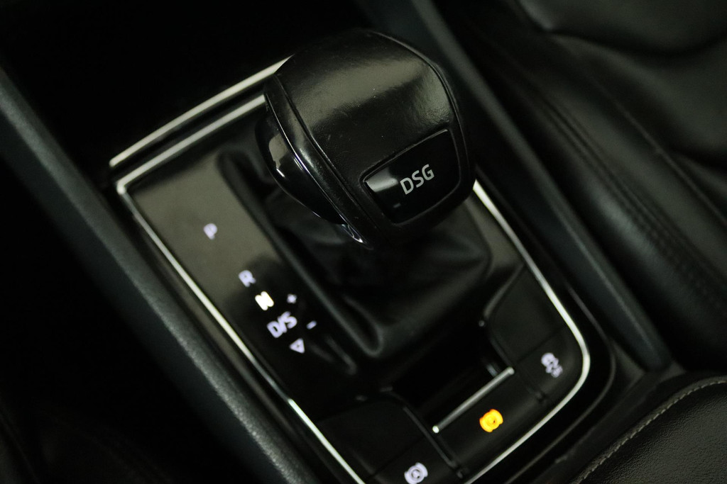 
Škoda Kodiaq 1.5 TSI Business Edition (PARKEERSENSOREN, PANORAMADAK, STOELVERWARMING, ACHTERUITRIJCAMERA, AUTOMAAT, LEER, NL-AUTO) vol									