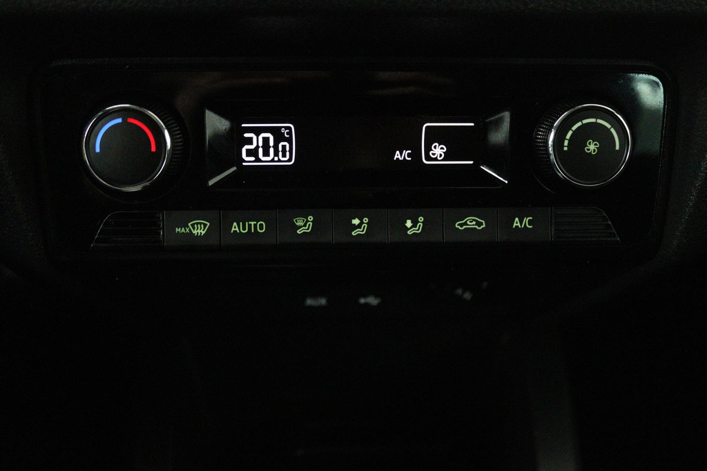 
Škoda Fabia 1.0 TSI Drive (CRUISE CONTROL, NAVIGATIE, BLUETOOTH, CARPLAY, NL-AUTO) vol									