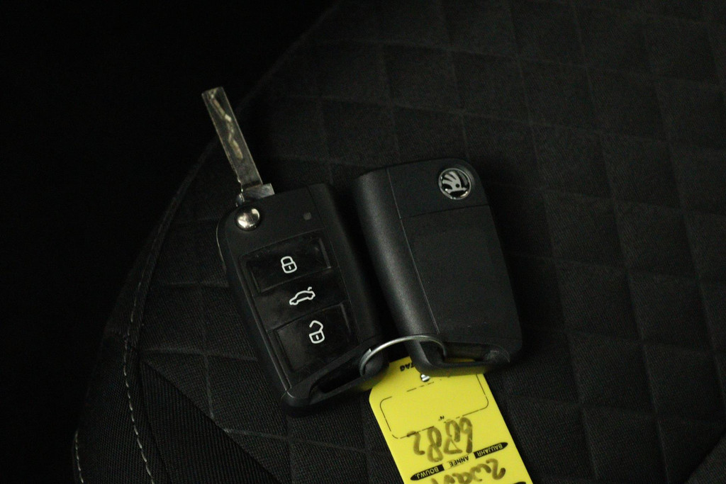 
Škoda Fabia 1.0 TSI Drive (CRUISE CONTROL, NAVIGATIE, BLUETOOTH, CARPLAY, NL-AUTO) vol									