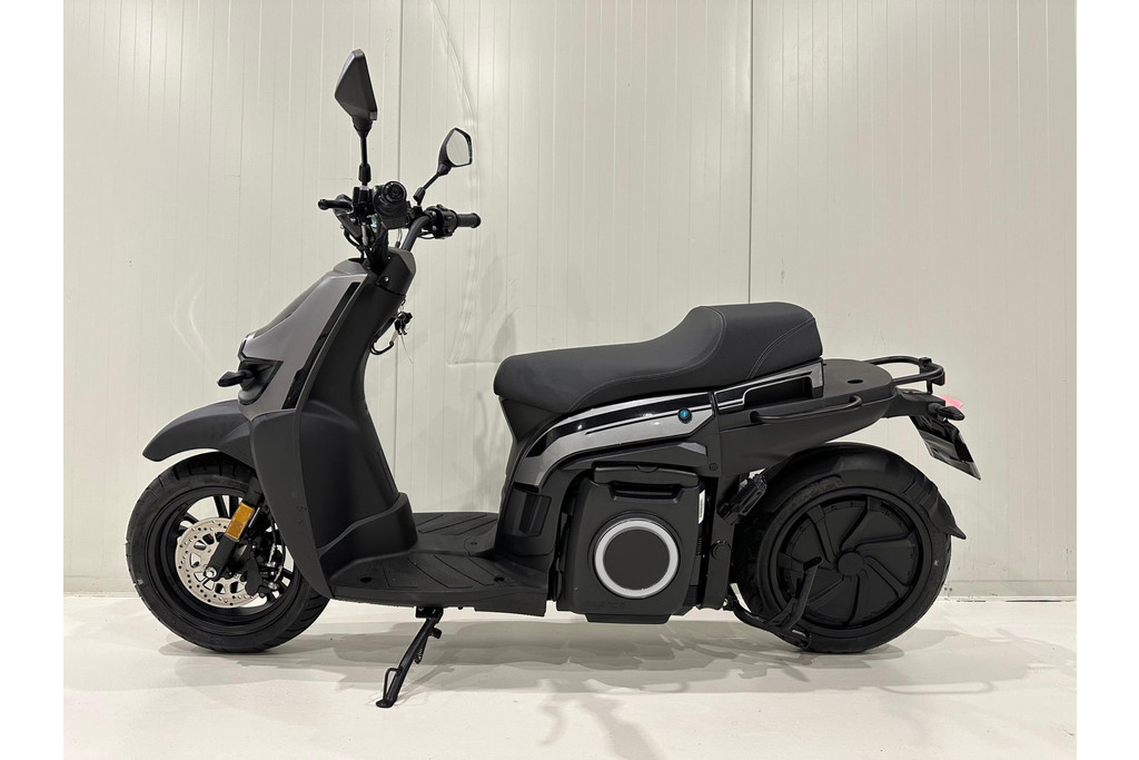 
Scooter S02 Connected 3 stuks beschikbaar NIEUW!!! BTW. 90 km/u elektrische motorscooter vol									