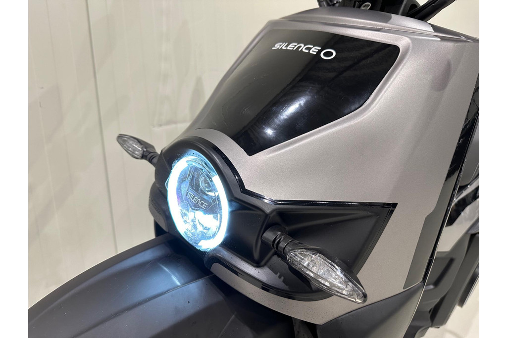 
Scooter S02 Connected 3 stuks beschikbaar NIEUW!!! BTW. 90 km/u elektrische motorscooter vol									