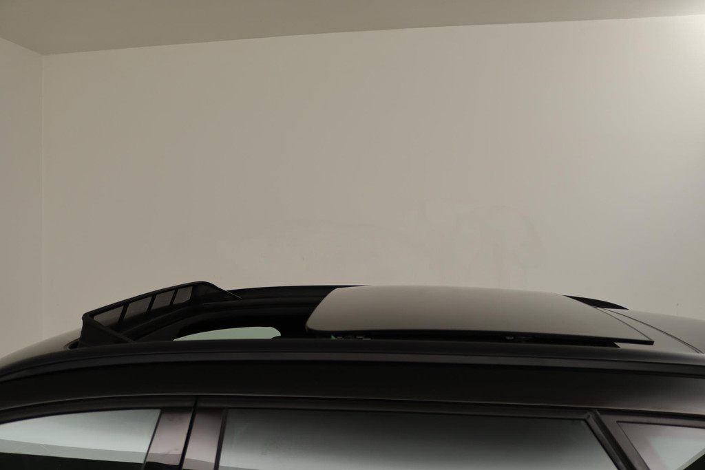 
SEAT León ST 1.5 TSI FR Ultimate Edition Black (PANORAMADAK, CAMERA, STOELVERWARMING, NAVIGATIE, PARKEERSENSOREN, NL-AUTO) vol									