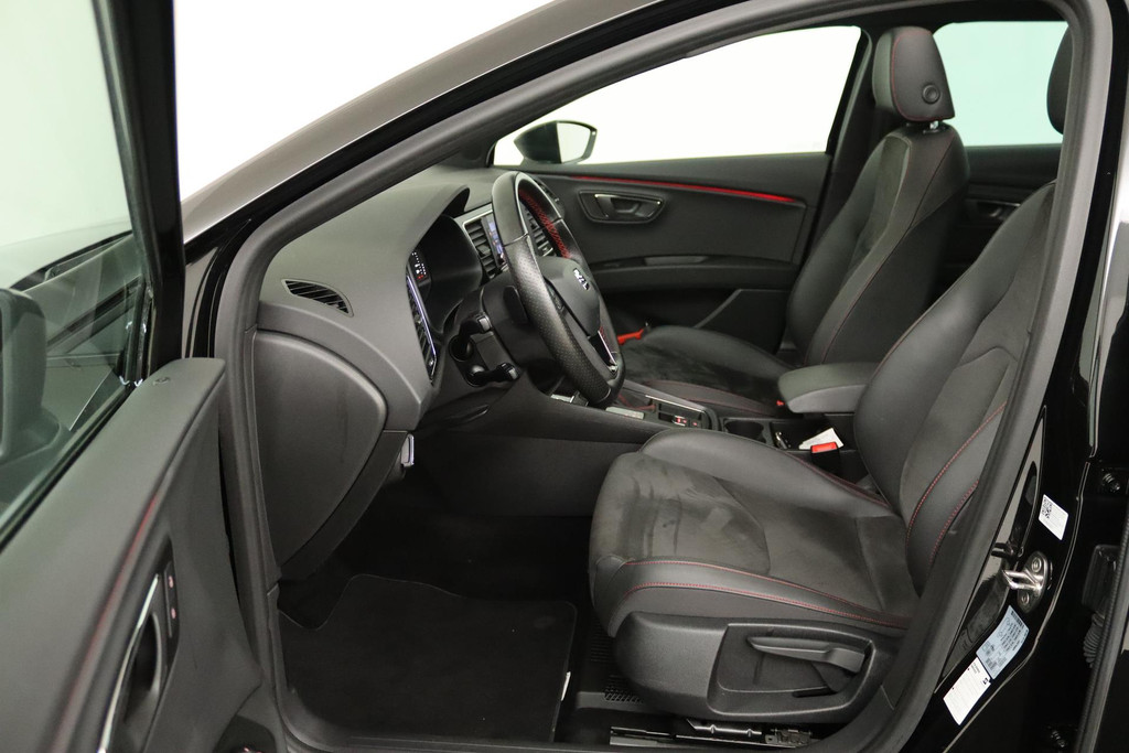 
SEAT León ST 1.5 TSI FR Ultimate Edition Black (PANORAMADAK, CAMERA, STOELVERWARMING, NAVIGATIE, PARKEERSENSOREN, NL-AUTO) vol									