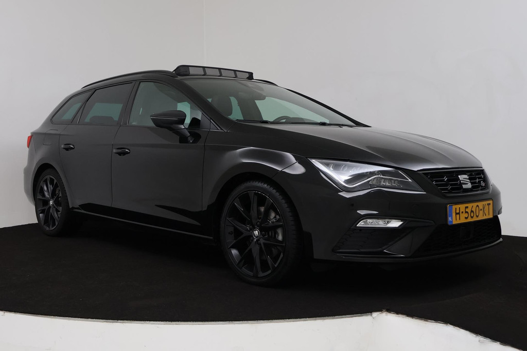 
SEAT León ST 1.5 TSI FR Ultimate Edition Black (PANORAMADAK, CAMERA, STOELVERWARMING, NAVIGATIE, PARKEERSENSOREN, NL-AUTO) vol									