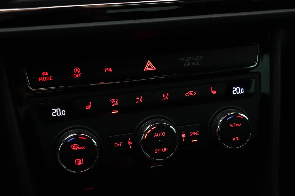 
SEAT León ST 1.5 TSI FR Ultimate Edition(NL-auto, 1e Eig, Dealer OnderH, Digitale Dash, Camera, StoelV, Digitale Dash, Etc) vol									