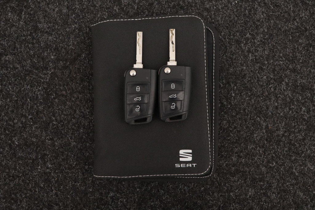 
SEAT León ST 1.5 TSI FR Ultimate Edition(NL-auto, 1e Eig, Dealer OnderH, Digitale Dash, Camera, StoelV, Digitale Dash, Etc) vol									