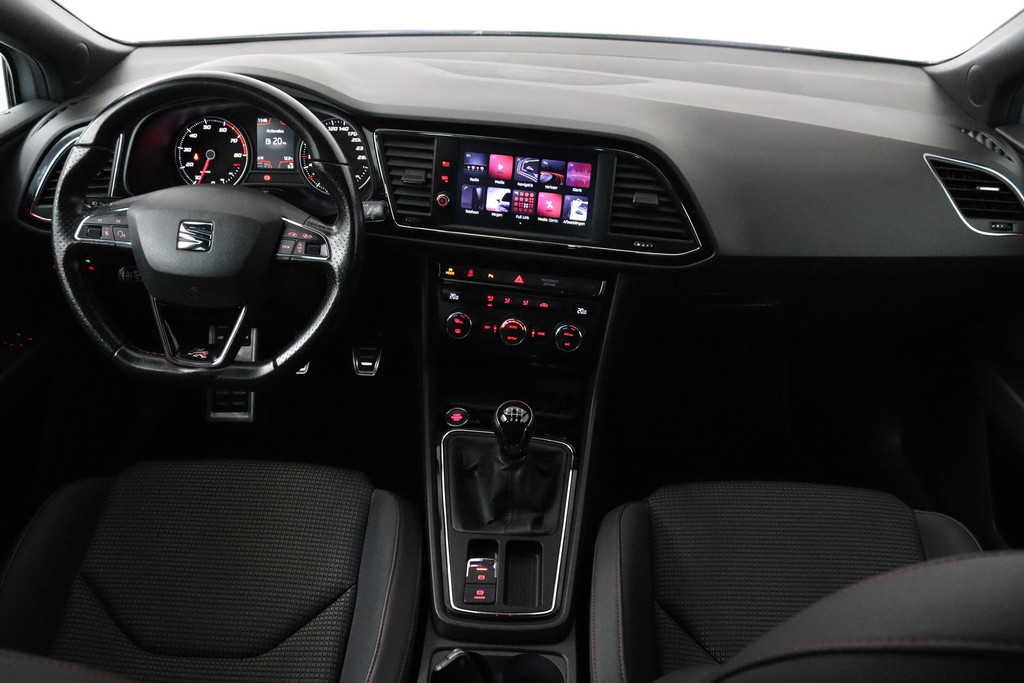
SEAT León ST 1.5 TSI FR Business Intense (NAVIGATIE, PDC, NAVIGATIE, CARPLAY, CRUISE CONTROL, LED, NL-AUTO, GOED ONDERHOUDEN) vol									