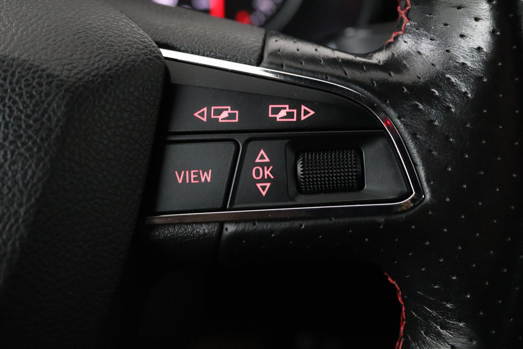 
SEAT León ST 1.5 TSI FR Business Intense (NAVIGATIE, PDC, NAVIGATIE, CARPLAY, CRUISE CONTROL, LED, NL-AUTO, GOED ONDERHOUDEN) vol									