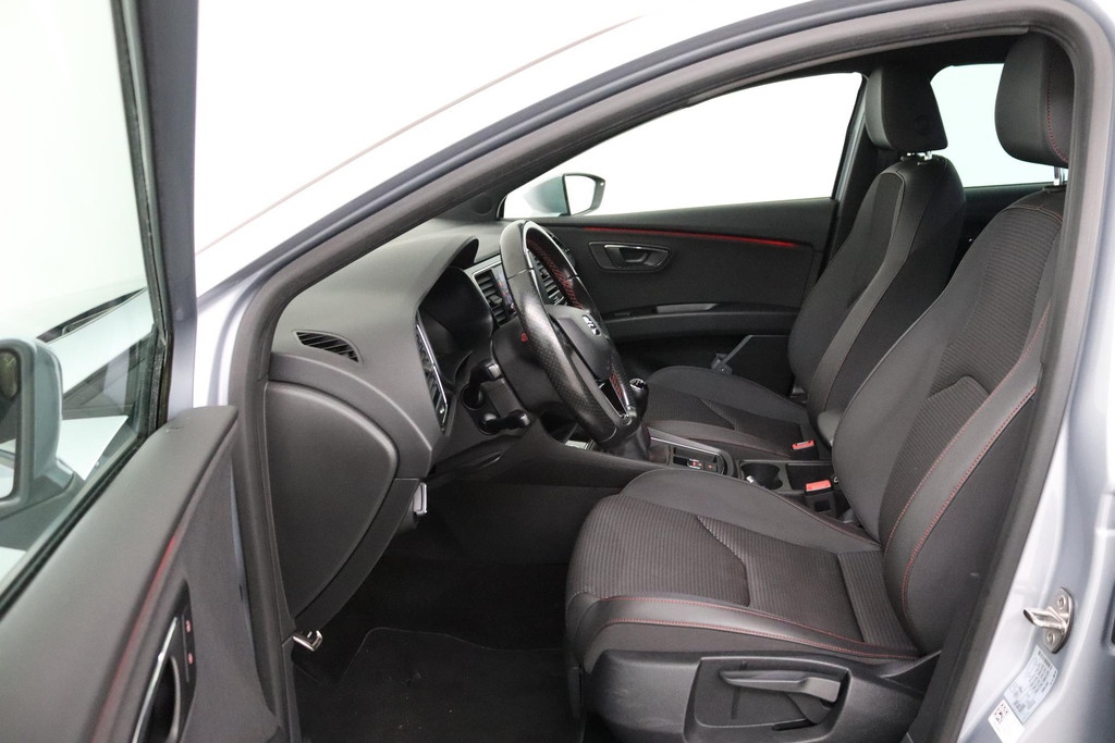 
SEAT León ST 1.5 TSI FR Business Intense (NAVIGATIE, PDC, NAVIGATIE, CARPLAY, CRUISE CONTROL, LED, NL-AUTO, GOED ONDERHOUDEN) vol									